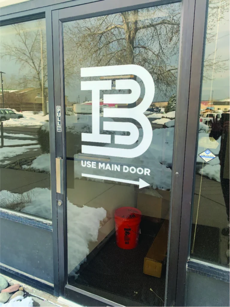 Premium storefront signs and outdoor banners